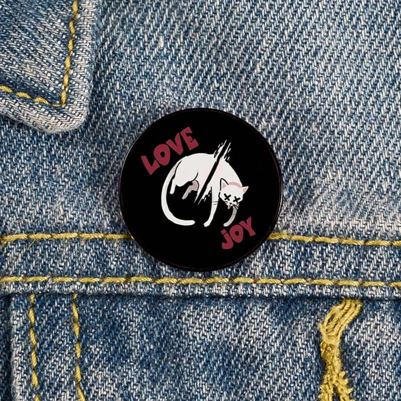 Charming Cat Pin Brooch for teachers and cat lovers. Perfect gift with a playful design, adding whimsy to any outfit.